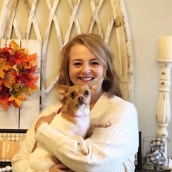 Meet your Posher, Angie - Picture 2 of 4